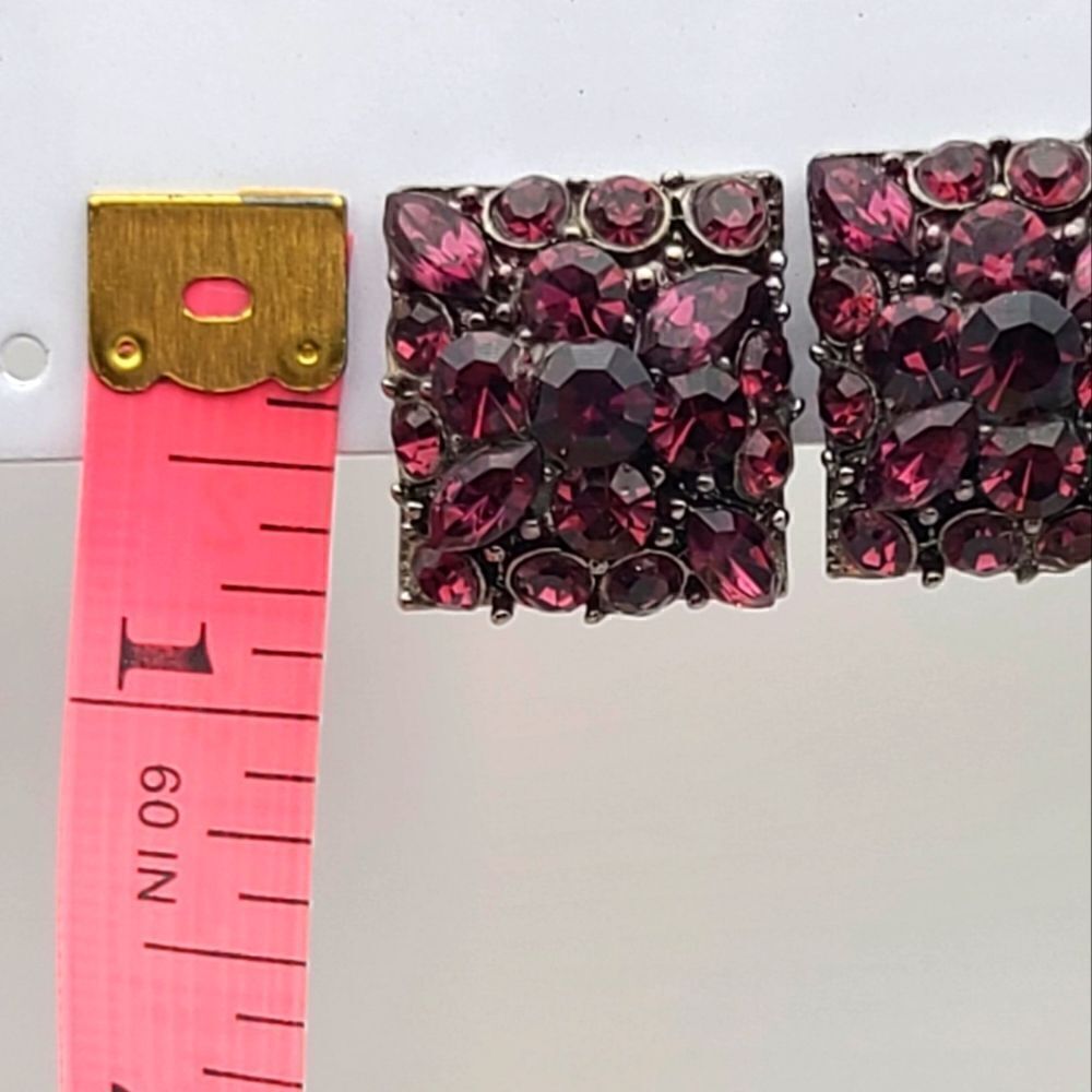 Vintage Rhinestone clip on earrings, wine, and gunmetal color - Picture 4 of 4